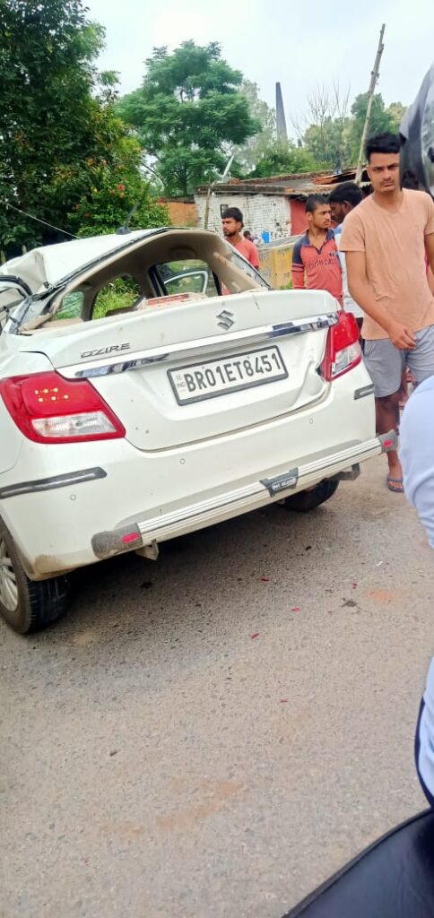 सलेमपुर स्टेट बैंक के कैशियर जितेंद्र कमर, एटीएम गार्ड अजय सहित तीन की मार्ग दुर्घटना में मौत।